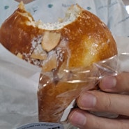 [몽블랑제]생크림 폭탄 단팥빵 & 초당옥수수 생크림 폭탄빵