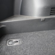 대부분 SUV 운전자가 잘 모르는 러기지 보드 활용한 트렁크 공간 확장하기