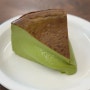 (광고X) 부산 기장카페 브라운피크닉 :: 바스크 치즈케이크 솔직 후기 녹차 오리지널 맛 비교