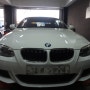 부천수입차정비 JH모터스 BMW E93 335I 엔진오일 교환 및 향균필터 교환작업.