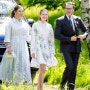 스웨덴 빅토리아 왕세녀 패션 하객룩에 어울리는 우아한 셔츠 레이스 드레스