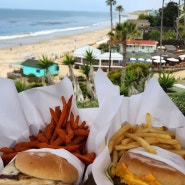 두 아이와 미국 LA여행. 이렇게 뷰가 좋은 곳에서 버거를 먹을 수 있다니!:) 크리스탈코브 쉑쉑버거 Crystal Cove Shake Shack :)