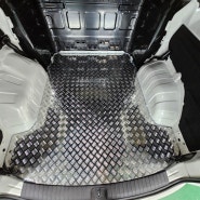 스타리아 5밴 샤크안테나 교체, 알루미늄 체크판 적재함 시공, 운전석 손잡이 설치
