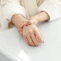 손이 저리고 힘이 없다면? 수근관증후군의 증상과 원인은 무엇일까?_범계두통척추병원 더우리들신경외과