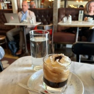 비포 선라이즈 Kleines 카페 가서 비엔나 커피 마시고 비엔나 COS 구경한 이야기