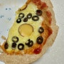 자취생 집에서 피자 해먹는 법 (전자레인지 또띠아 초간단)