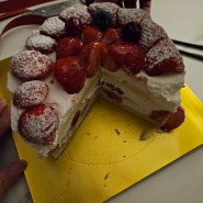 수원 딸기케이크 맛집 하얀풍차 망포점 딸기프레지에케이크 가격