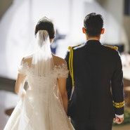 국방 컨벤션 결혼식 사진입니다. [나인포토스냅] 본식 / 어두운 홀 / 예도