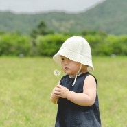 20개월 복동이 옷장 | 더무아 보바 니트 버킷햇. 더무아 로우 점프수트. 오크라 샌들