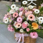 래미안길음센터피스 퀵배송 딸이 엄마에게 보내는 여리여리한 마가렛 꽃바구니 꽃선물 미아사거리꽃집