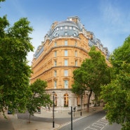 영국 런던에서도 세계적인 명승지들이 밀집한 시티 오브 웨스트민스터 지역의 호텔 애프터눈 티 명소