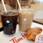 신논현역 커피 메이플라떼 도넛 캐나다 커피 카페 팀홀튼(TimHortons) 신논현역점