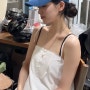 수지 송혜교 사복패션 블라우스 모자 티셔츠 정보
