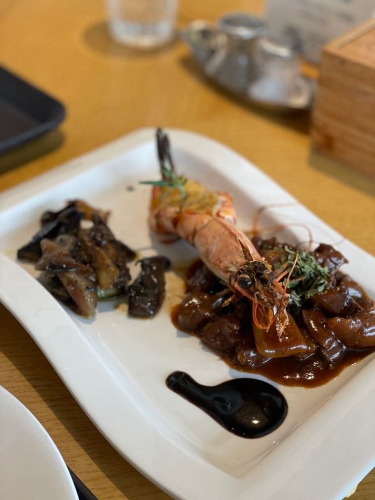 산후식단,새우요리,접시,산후조리원밥