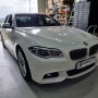 BMW 520D 포칼 IF BMW-SUB 8인치 슬림 바닥 언더 시트 서브우퍼 업그레이드 장착 시공 - 멤피스존 카오디오 화성 발안 본점 수원 동탄 평택 오산 안성 안산 천안 아산