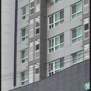 광주 오피스텔 외벽에 매달린 여자_광주 상무모아미래도스카이뷰_상무센트럴 자이 근처네