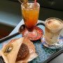 [도산공원 카페] 홍콩 분위기 속에서 독특한 메뉴를 맛볼 수 있는 카페, 천장지구