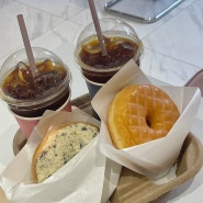 웨일즈도넛 - 속초 중앙시장 카페 알록달록 도넛 디저트