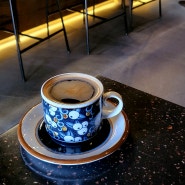 서대문 카페) 합심 로스터리(合心)- 아라비아핀란드 등 북유럽 찻잔이 있는, 경희궁자이 3단지 커피 맛집