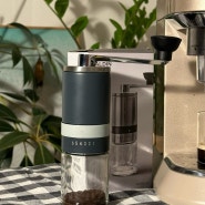 수동 커피그라인더 홈카페 완성을 위한 칼딘 핸드밀 매뉴얼 플러스