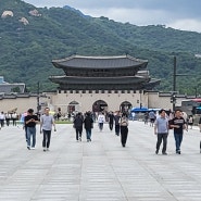 광화문 역 근처 청계천, 광화문광장, 세종문화회관 거리 풍경