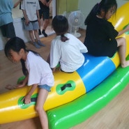 유아체육 게임도구 교구개발 바나나시소 에어바운스 대전 제작 판매 주문 협동 운동회 단체 팀빌딩 참여수업 창작