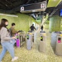 홍콩 자유 여행...MTR 홍콩 지하철에서 만나는 바쁜 출근길 아침 풍경