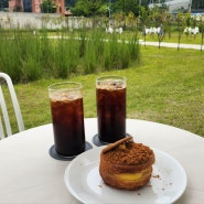 전주 호성동 카페 포랩스커피컴퍼니 ∴ 대형 정원 물정원 베이커리 맛집 (에코시티 데이트 단체 모임 추천)