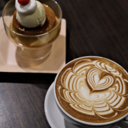 [일본/후쿠오카] 라떼아트 장인이 운영하는 카페 '커넥트 커피'🍮ㅣ에서 라떼 안 마시고 푸딩이랑 메론소다 먹은 썰ㅣ분위기 좋은 후쿠오카 카페 추천ㅣ내돈내산 솔직후기