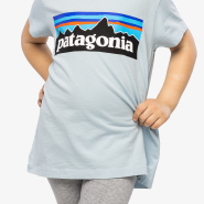 정품 파타고니아 키즈 리제너러티브 오가닉 인증 코튼 P-6 로고 티셔츠 정말 다양한 컬러들 아직 사이즈 여유있게 남아있어요~ 세일가로 온가족 파타고니아 로고티셔츠 만나보실수 있어요