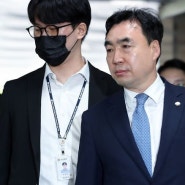 ‘민주당 돈봉투’ 항소심, 윤관석 징역 2년·강래구 1년 8개월