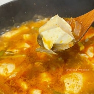 5분만에 맛있는 순두부찌개가 완성되는 풀무원 바지락 순두부찌개