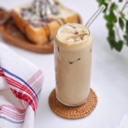 아이스 카페라떼 만들기 커피믹스 꿀조합 홈카페 레시피