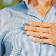 가운데 가슴 중앙 통증 5가지는? 흉통 원인