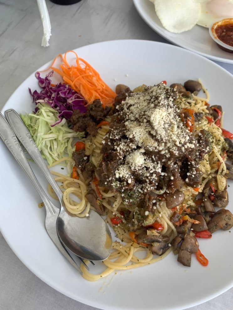 [발리한달살기] 발리 짐바란 인도네시아식 갈비찜 른당 맛집 / Bali jimbaran local food Rendang ...