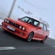 클래식을 좋아하는 사람이 시선집중하게 만든 자동차 BMW E30 M3