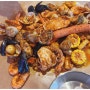 미국 남부식 해산물찜을 맛볼 수 있는 전문점으로, 대천에서만 경험할 수 있는 맛집 바다위에그린씨푸드 대천맛집