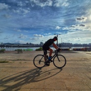 장마 눈치보며 한강 로드바이크 자전거 라이딩 후기