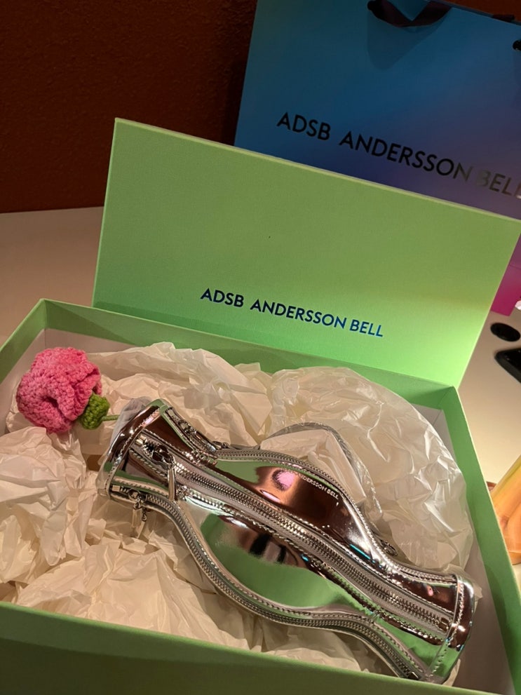 [ADSB ANDERSSON BELL/ 앤더슨벨 바소백 미니 실버/MINI BASO BAG SILVER/ 착샷 O] : 네이버 블로그