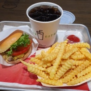 서울 고터 쉐이크쉑 SHAKE SHACK 센트럴시티점 햄버거 혼밥 (메뉴판)