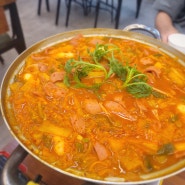 비가 추적추적 오던날 속이 꽉차게 맛있던 옛맛 김치찌개