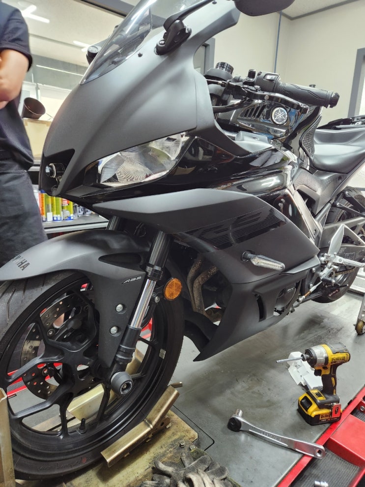 야마하 YZF-R3 SP커넥트 설치 : 네이버 블로그