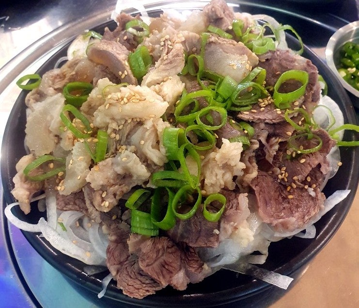 창원 소답 맛집 촉촉한 스지 수육이 맛있는