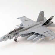 [Meng] 1/48 EA-18G Growler Electronic Attack