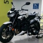 트라이엄프 Street Triple 765r ( + 1000km 후기, vs 듀크 790 비교 )