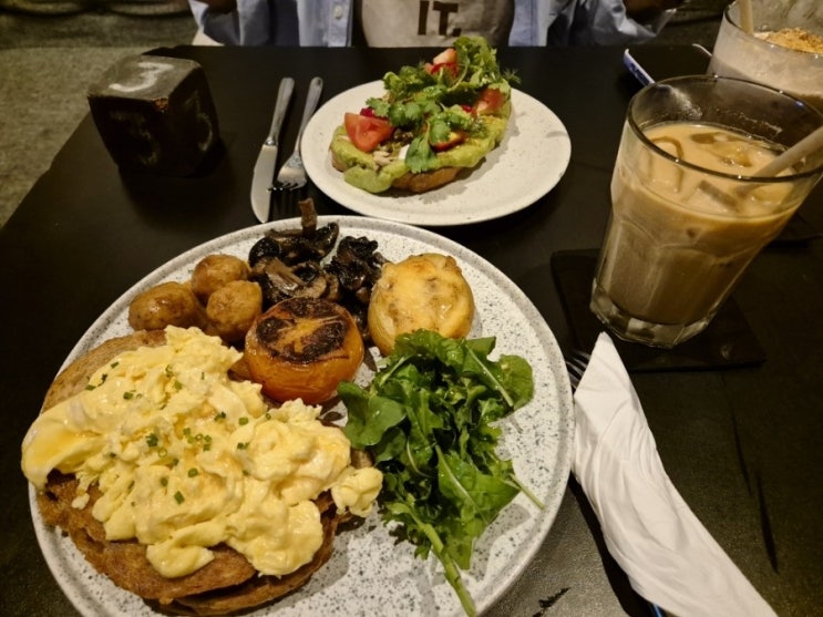 쿠알라룸푸르 부킷빈탕 브런치 맛집_피카 커피 로스터스