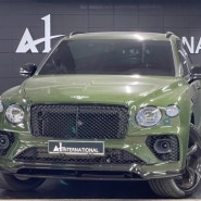 벤틀리 벤테이가 4.0 V8 S 차량이 입고되었습니다.