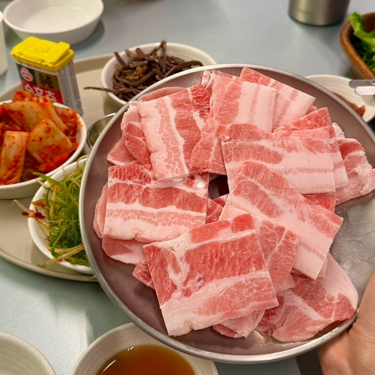 [신사역 냉삼]하모니 냉동ㅣ껍데기가 씹히는 냉삼 맛집 마장동 1등급 냉동 삼겹살 실비짜파게티 메뉴 추천 찐 후기! : 네이버 블로그