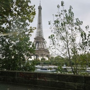 파리 비하켐 다리, 스냅 촬영, 에펠탑 즉석 신문 사진 도네이션, 라파예트 백화