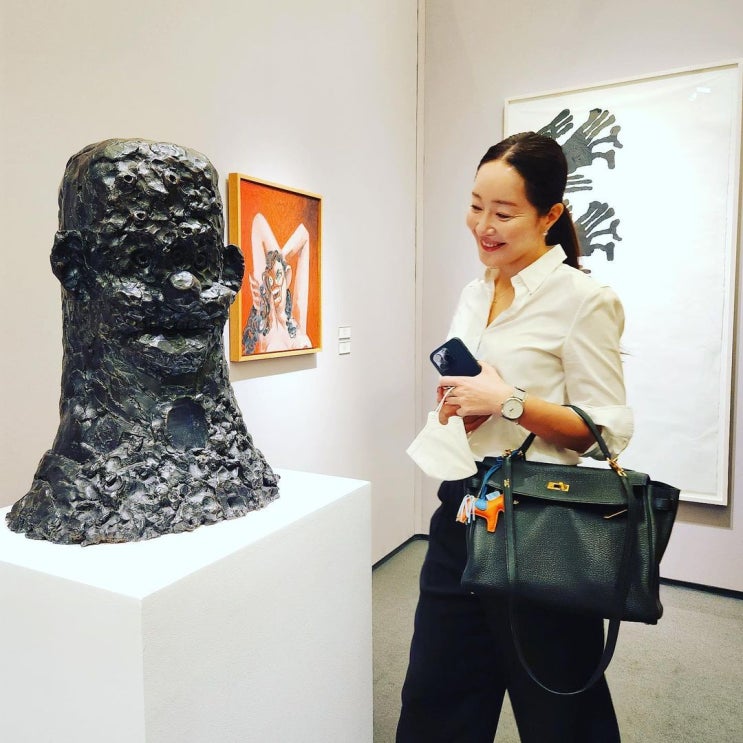 여자 오피스룩의 상징인 셔츠와 슬랙스에 함께하기 좋은 명품 브랜드 구찌 벨트 추천 w. 엄지원 : 네이버 블로그